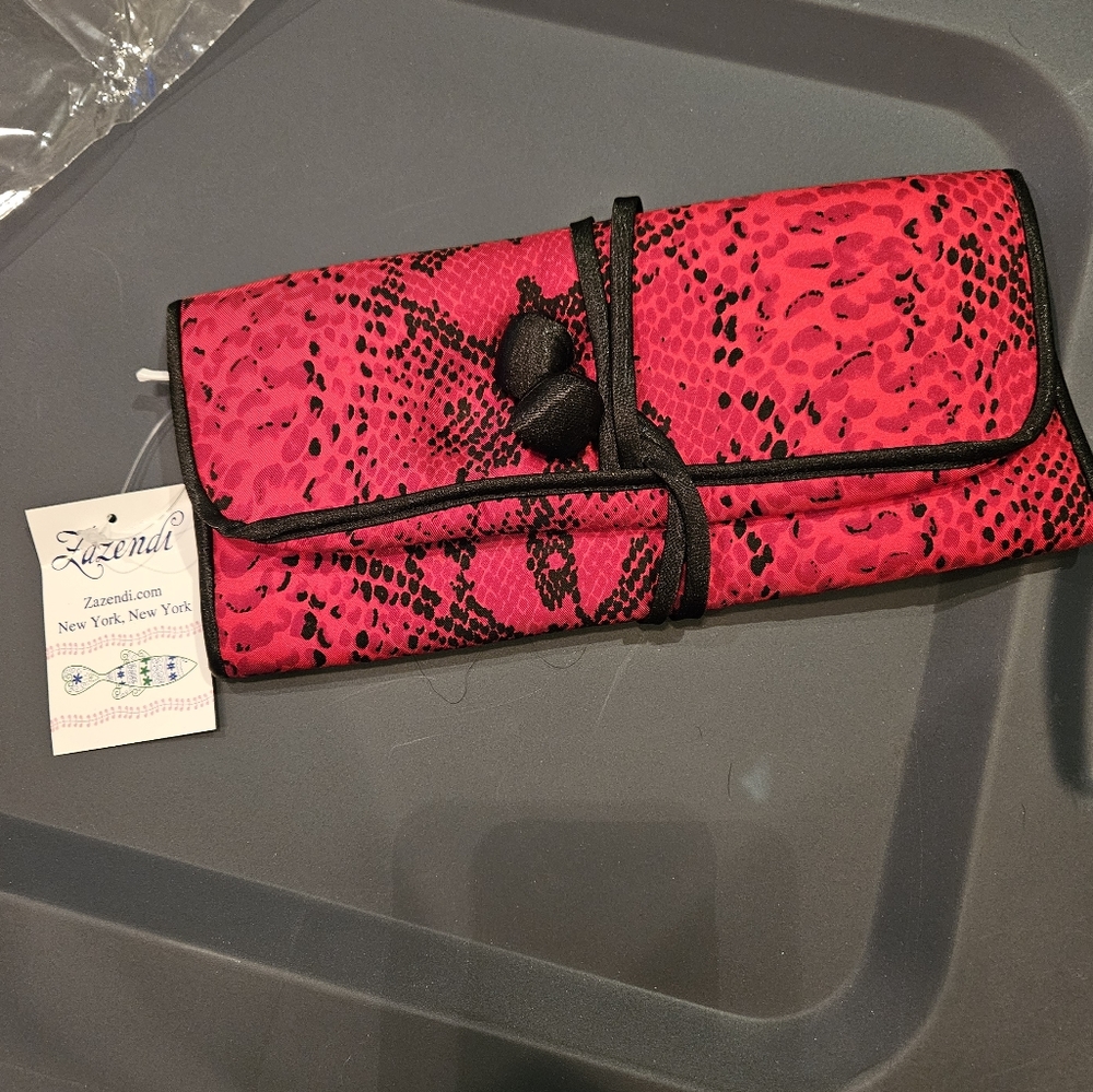 ZAZENDI COSMETIC ROLL